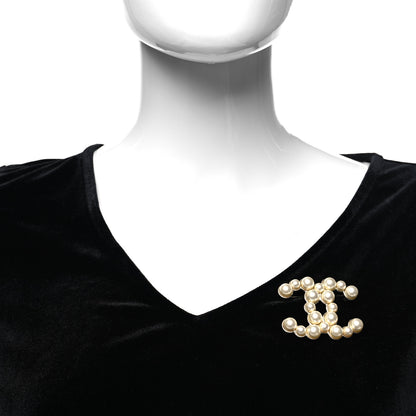 Chanel Pearl CC Brooch Gold Pearly White 2 of 4