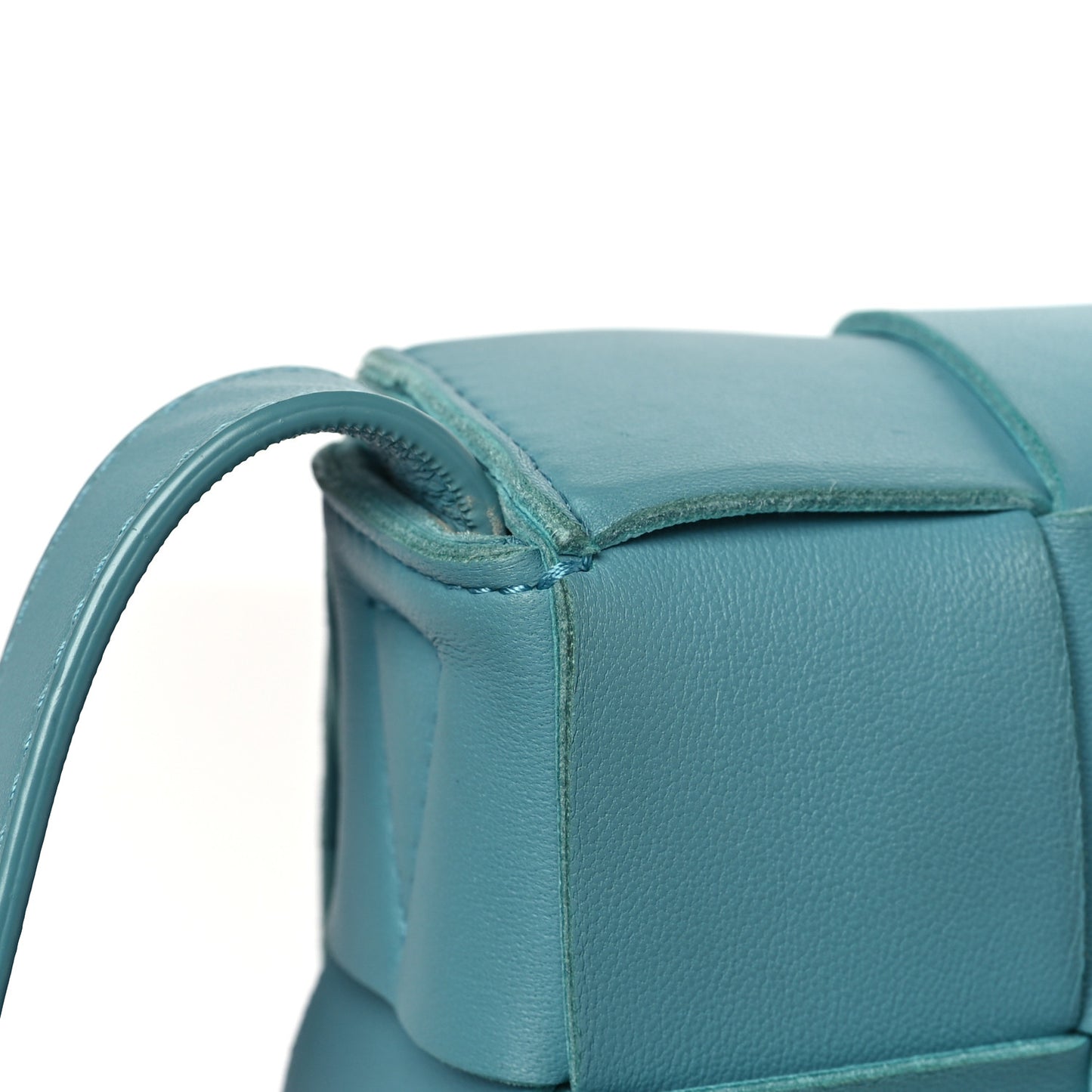 Lambskin Maxi Intrecciato Small Cassette Crossbody Bag Mermaid
