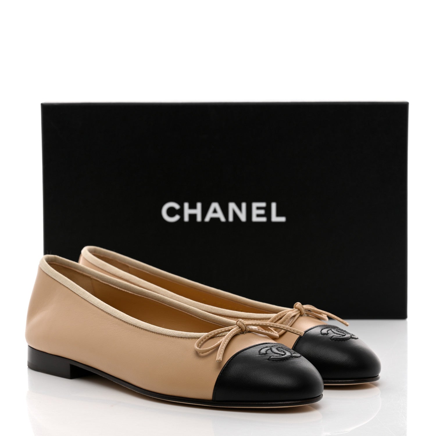 Chanel Lambskin Cap Toe CC Ballerina Flats 37.5 Beige Black 9 of 9