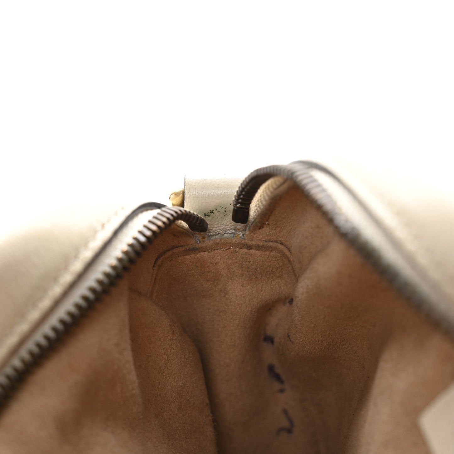 Calfskin Matelasse Mini GG Marmont Round Shoulder Bag White