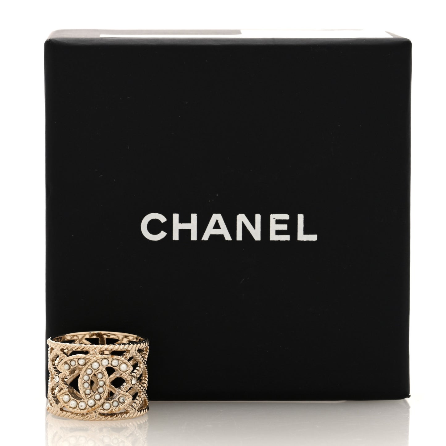 Pearl Chain CC Ring Gold