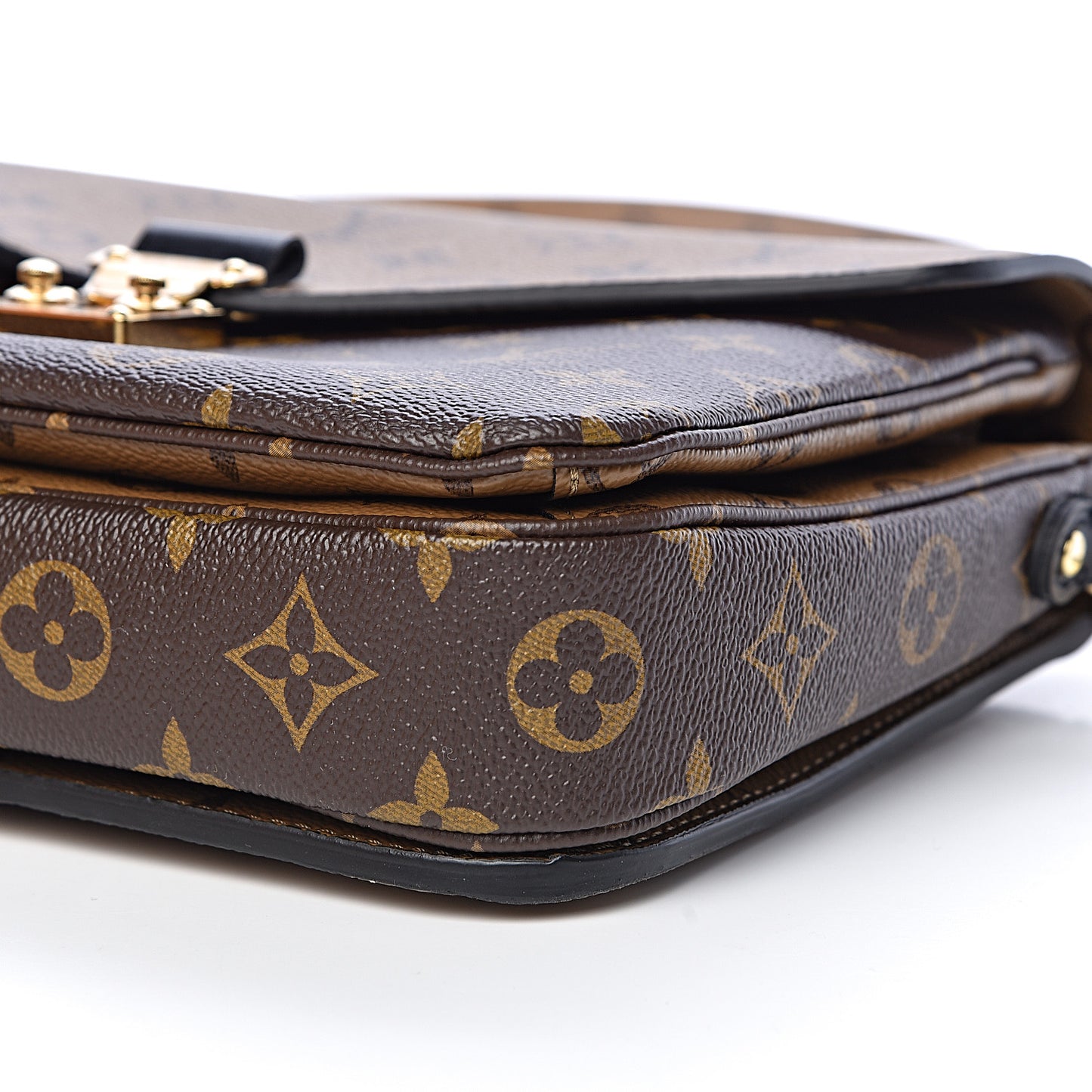 Reverse Monogram Pochette Metis