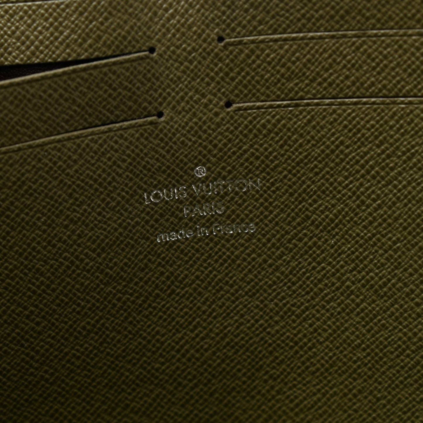Epi Pochette Jour GM Olive