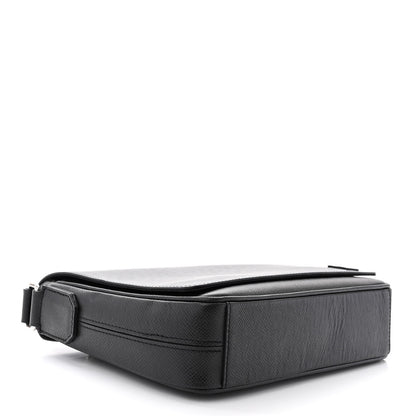 Louis Vuitton Taiga District PM Black 4 of 10