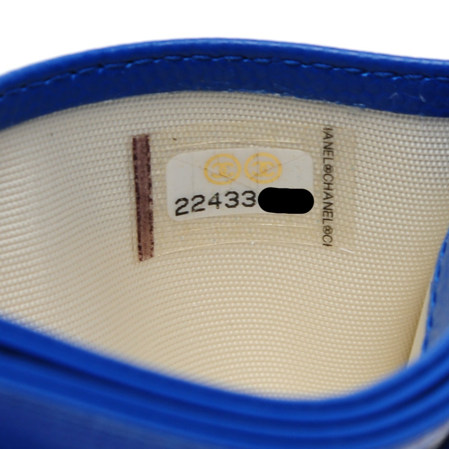 Caviar Chevron Card Holder Blue