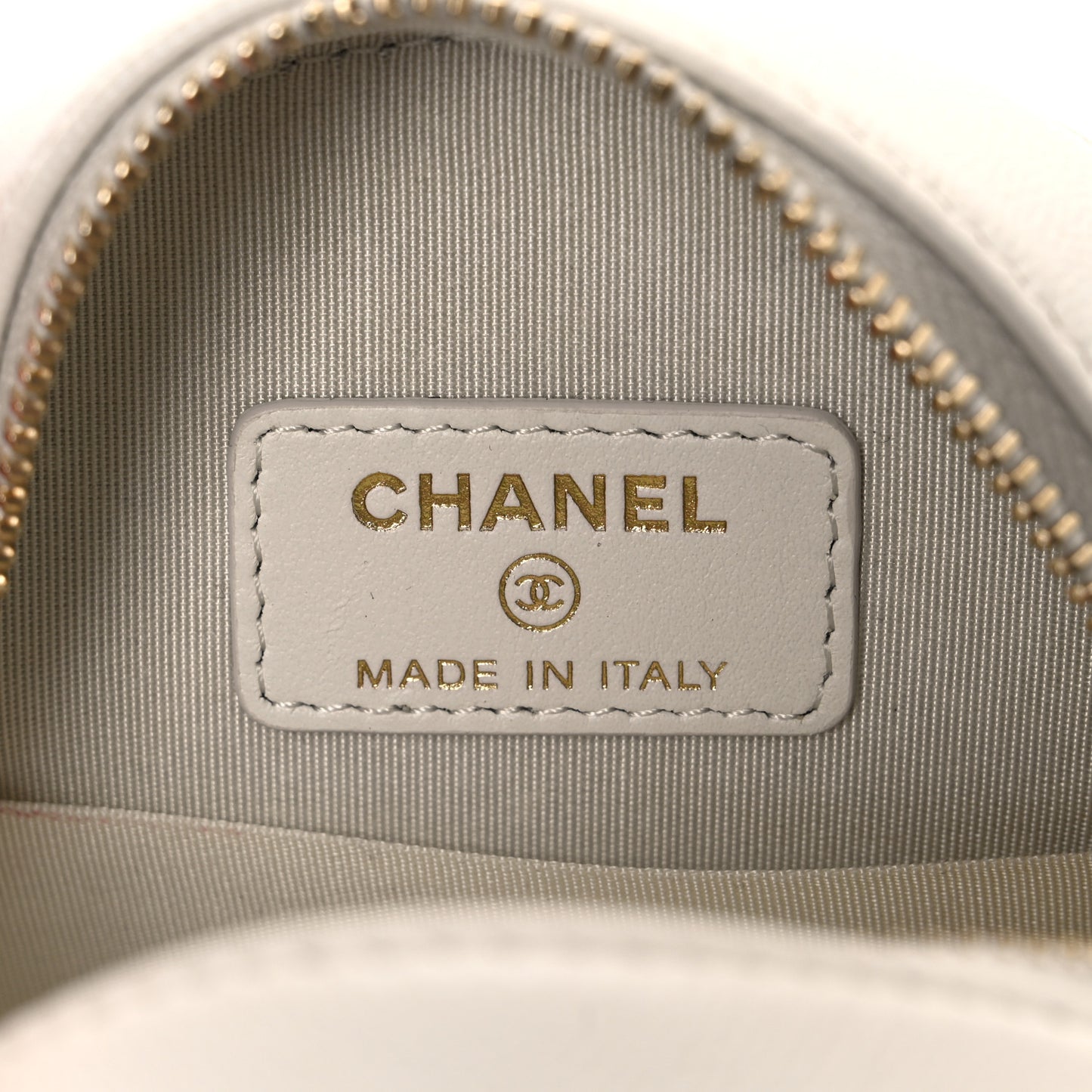 Shiny Goatskin Quilted Chanel 19 Round Clutch With Chain White