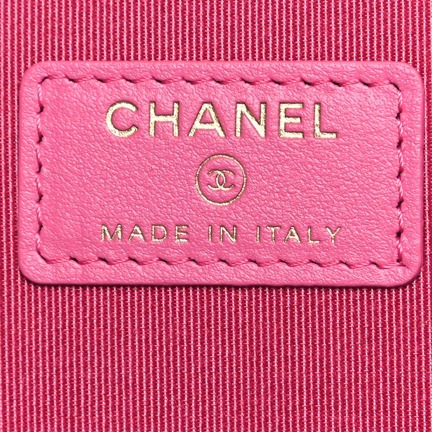Caviar Quilted Small Vanity Case With Chain Pink
