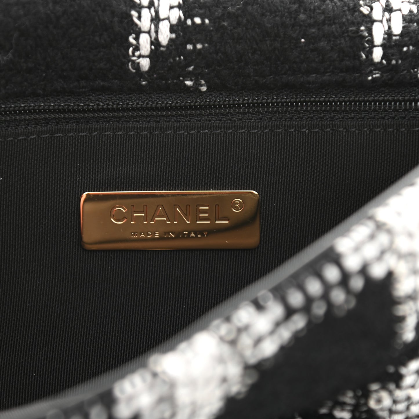 Tweed Quilted Medium Chanel 19 Flap Black White