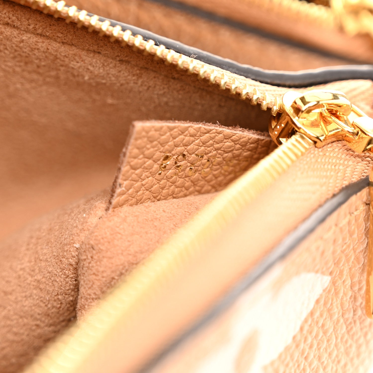 Louis Vuitton Empreinte Monogram Giant Multi Pochette Accessories Arizona Creme 7 of 10