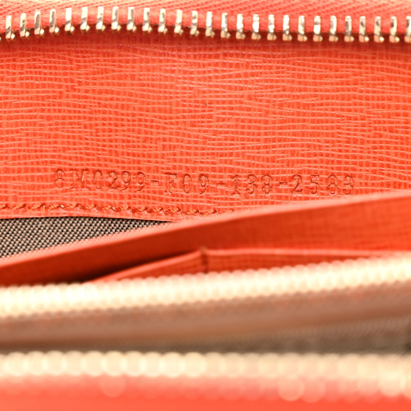 Vitello Elite Zip Around Wallet Arancio