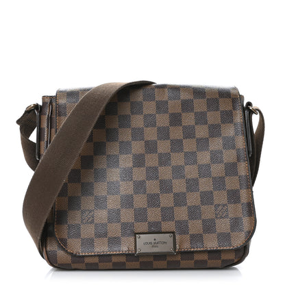 Louis Vuitton Damier Ebene District PM 2 of 19