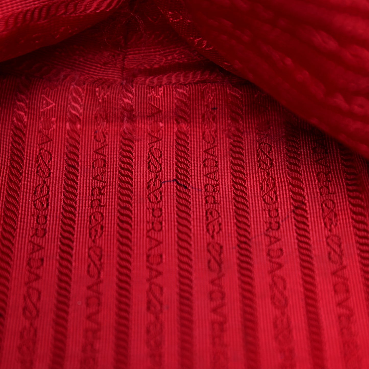 Vitello Daino Tote Rosso