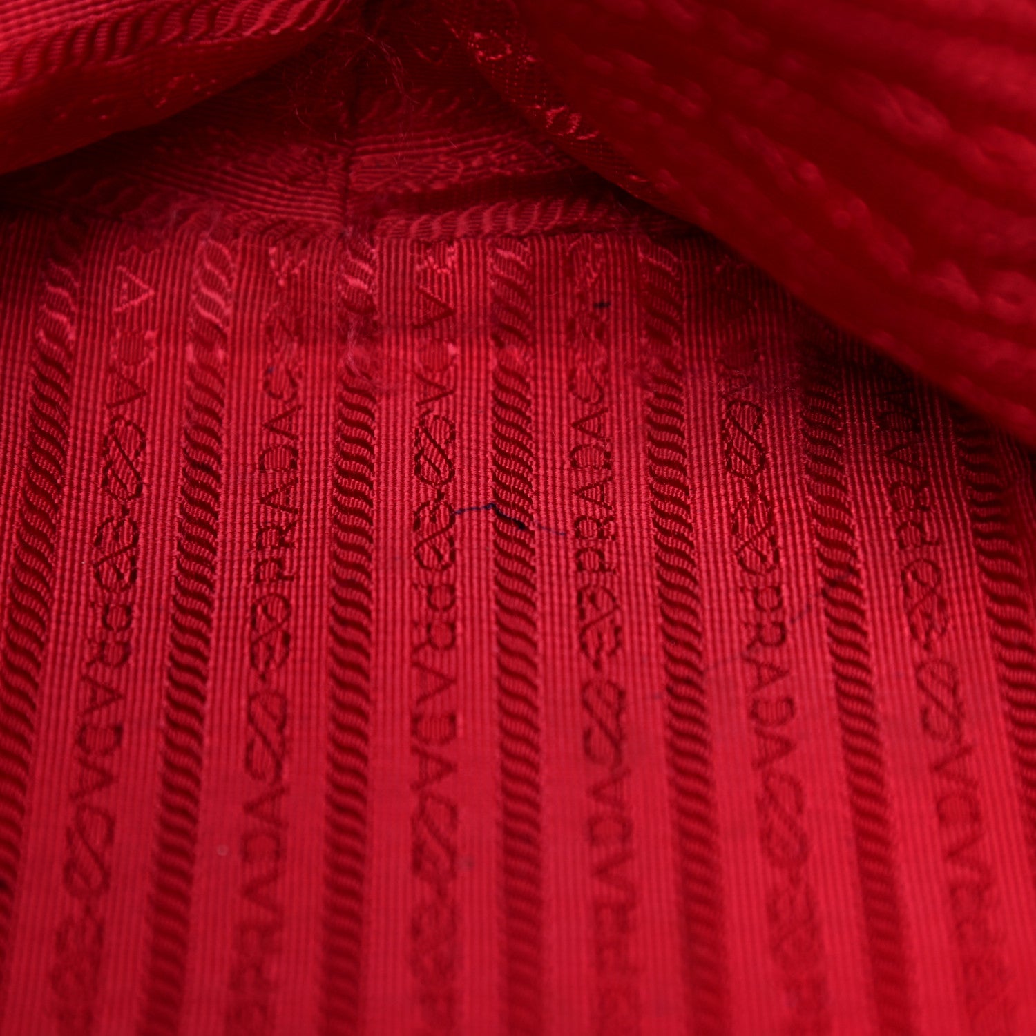 Prada Vitello Daino Tote Rosso 13 of 41