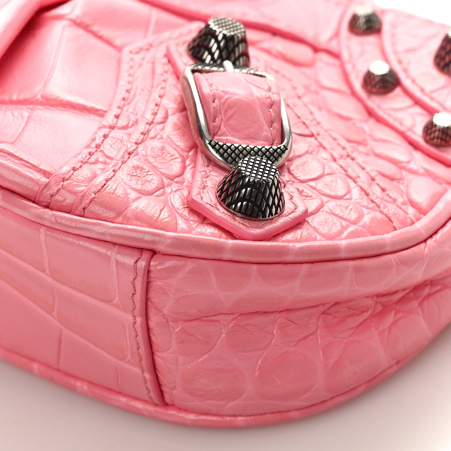Extra Supple Calfskin Crocodile Embossed Le Cagole Mini Purse With Chain Sweet Pink