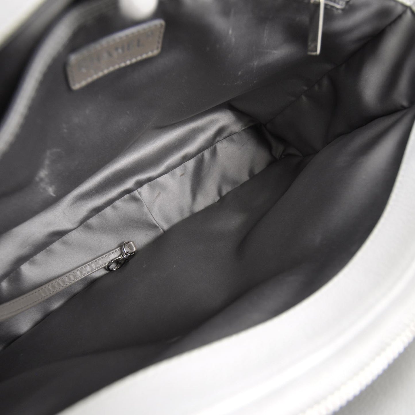 Caviar Grand Shopping Tote GST White