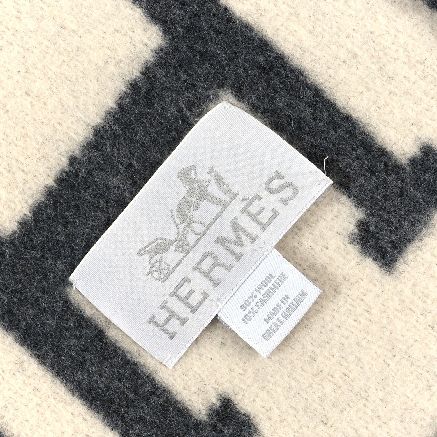 Hermes Wool Cashmere Avalon III Blanket Ecru Gris Clair 3 of 3