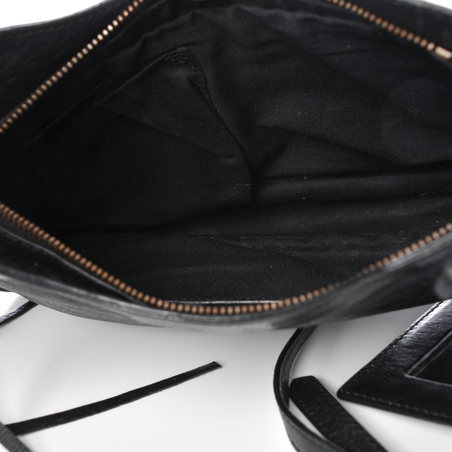 Agneau Classic Hardware Hip Black
