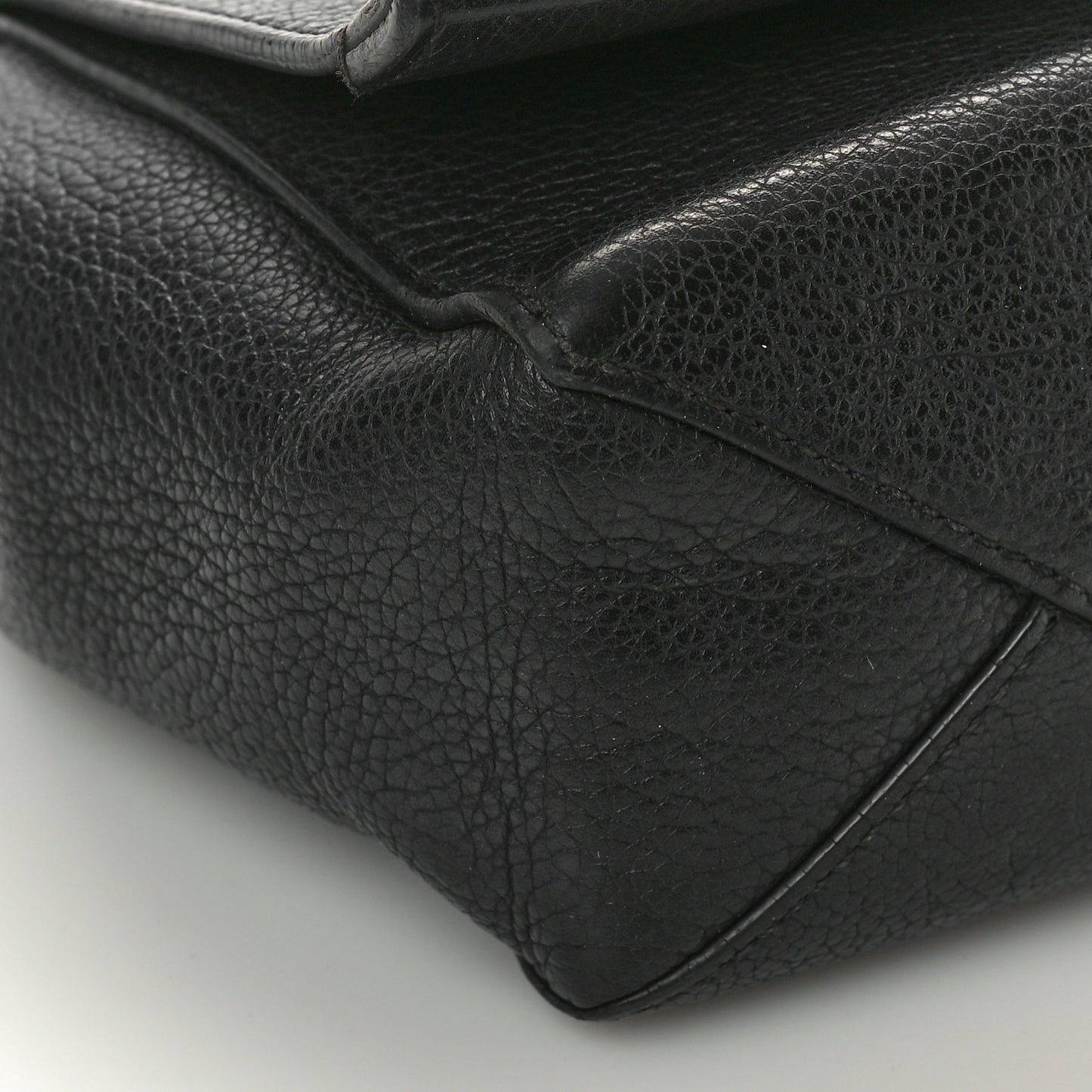 Calfskin Lockme II Chain Bag BB Black
