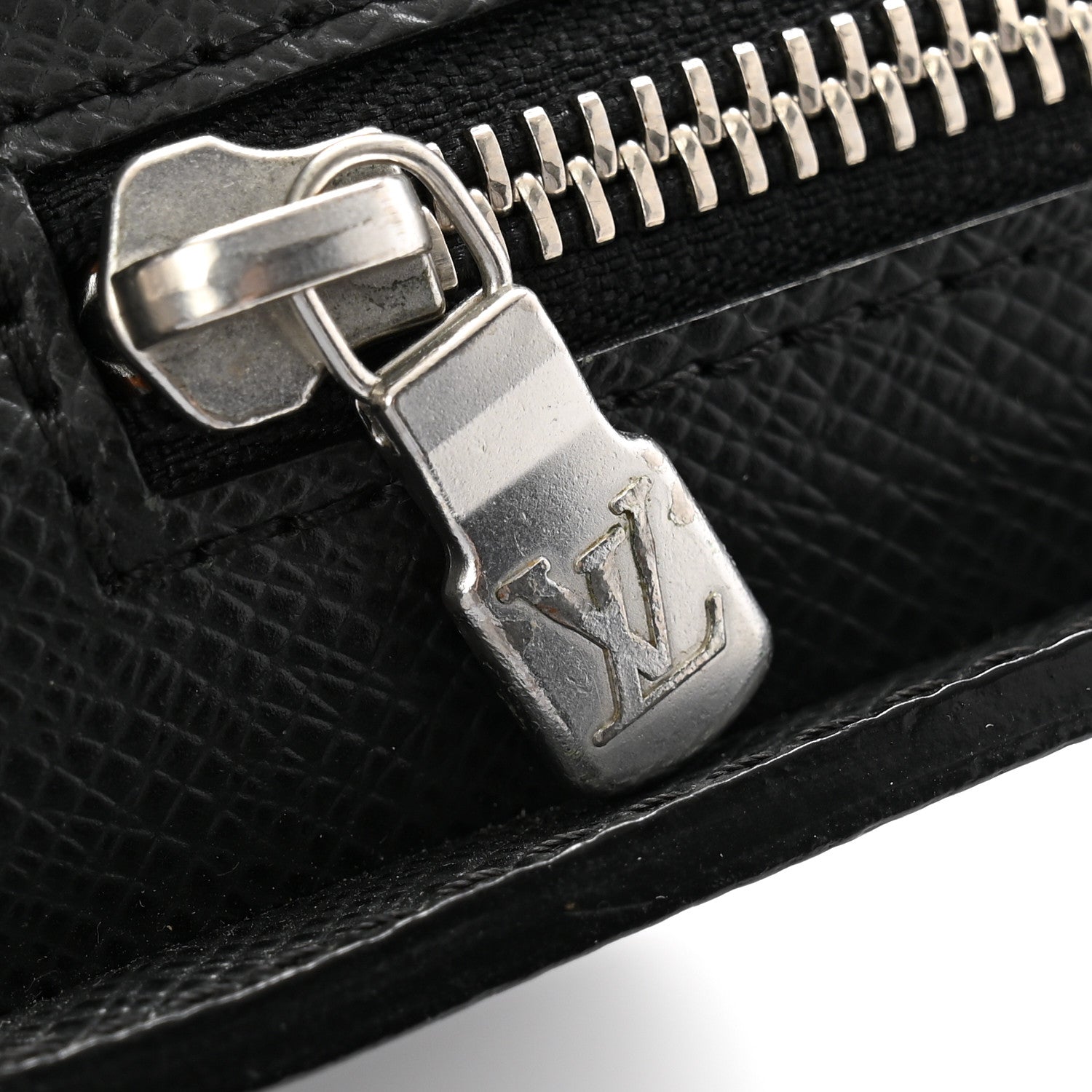 Louis Vuitton Taiga Baikal Pochette Black 8 of 8