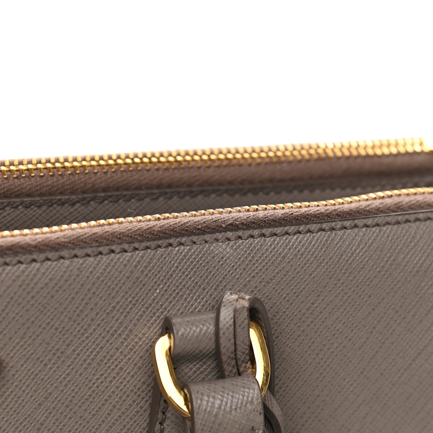 Saffiano Medium Galleria Double Zip Tote Argilla