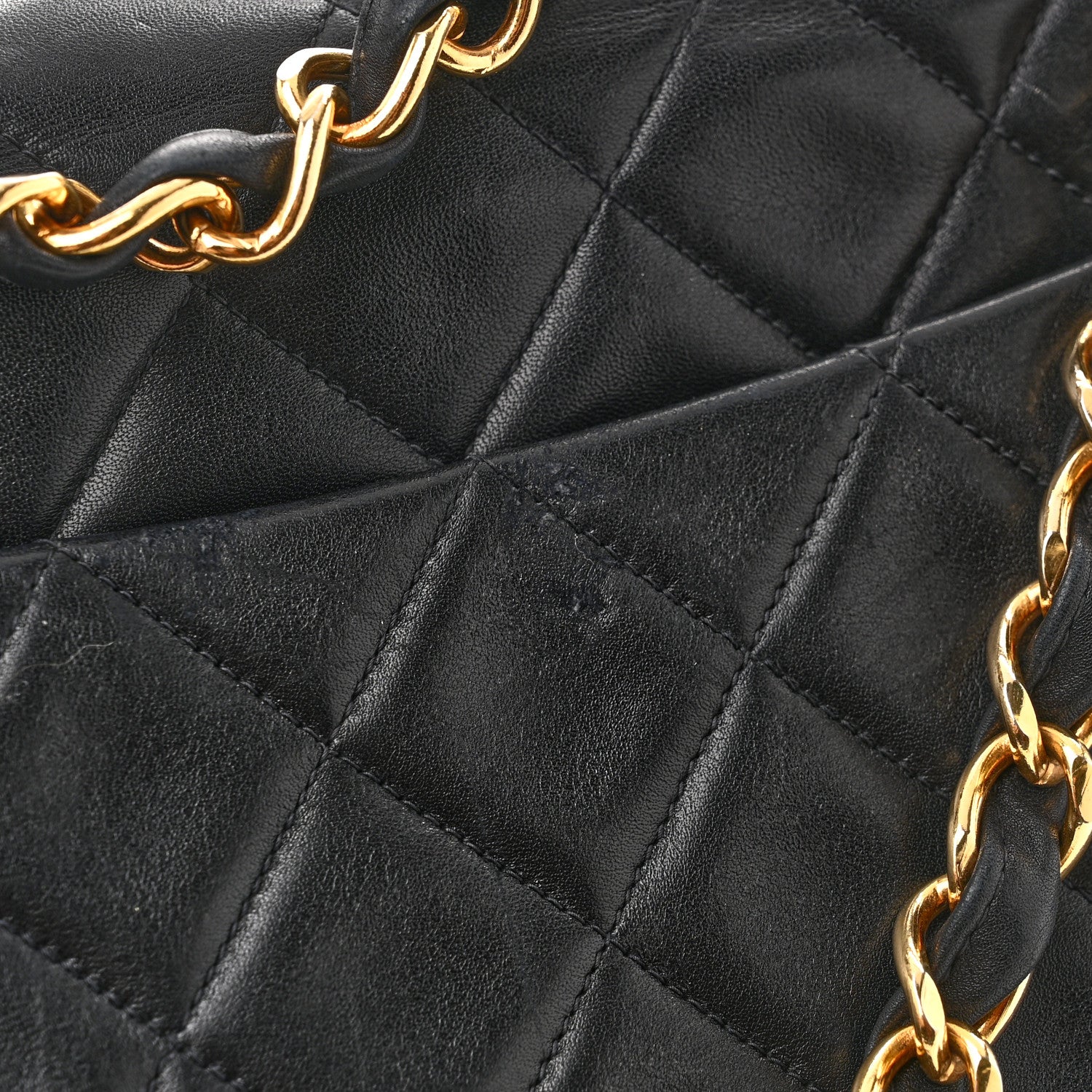 シャネルニートLサイズ Chanel Lambskin Quilted XL Jumbo Single Flap Black 1682378