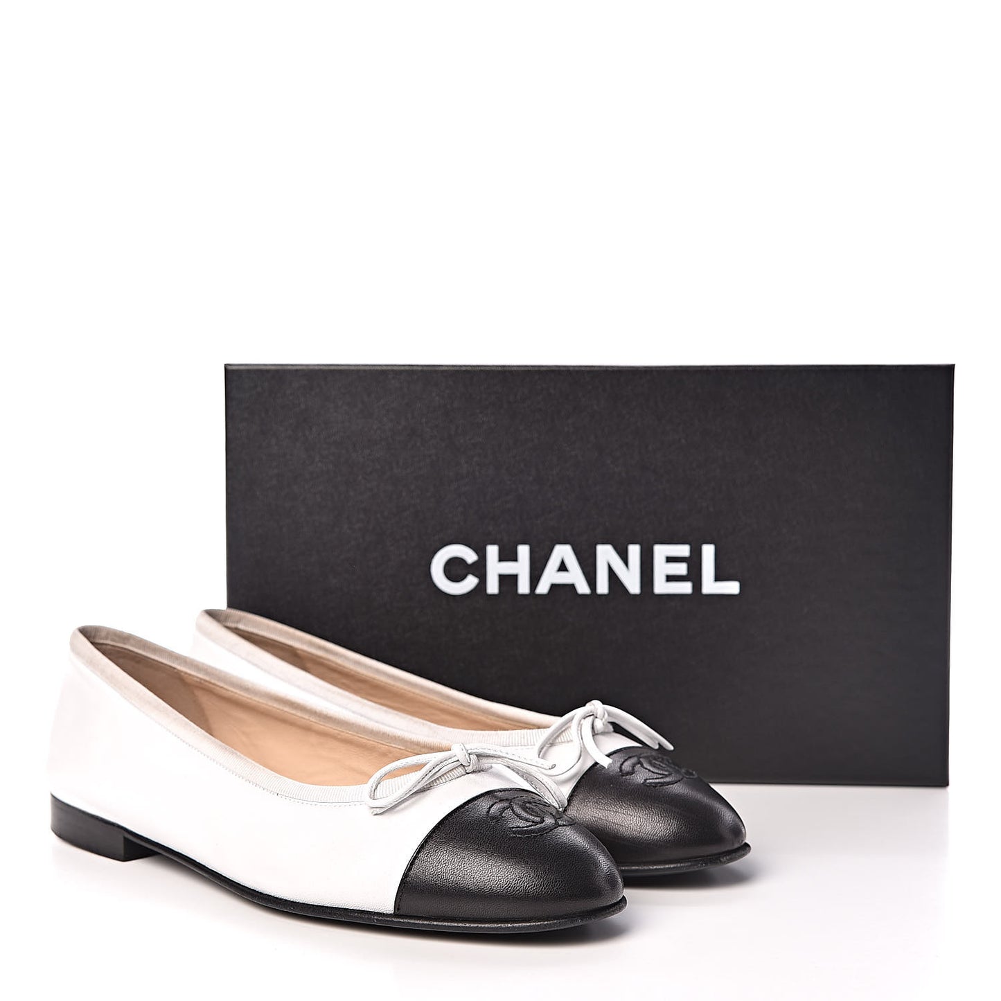 Lambskin Cap Toe CC Ballerina Flats 37 White Black