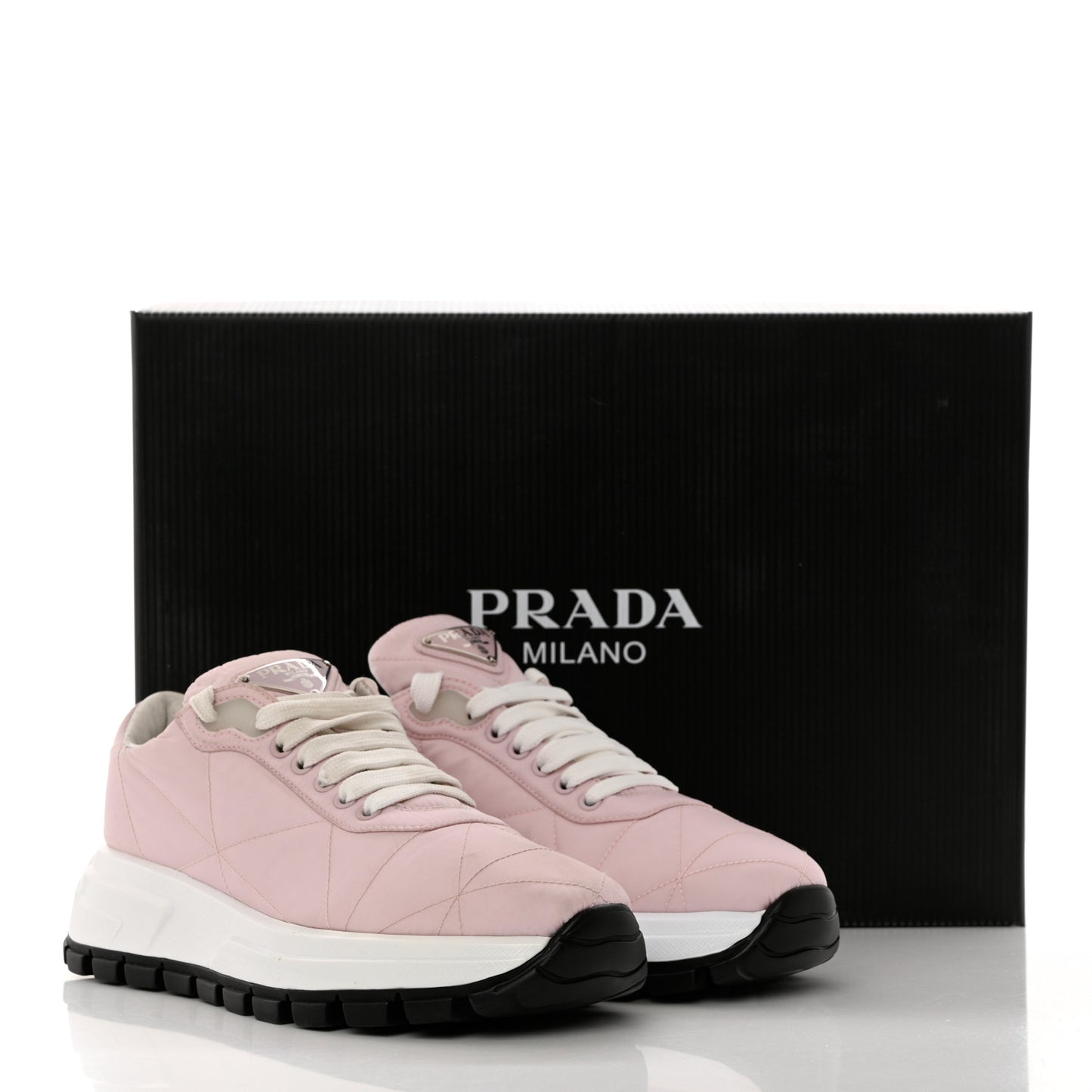 Re-Nylon Piuma Metal Triangle Logo Quilted 45mm Sneakers 37 Alabastro