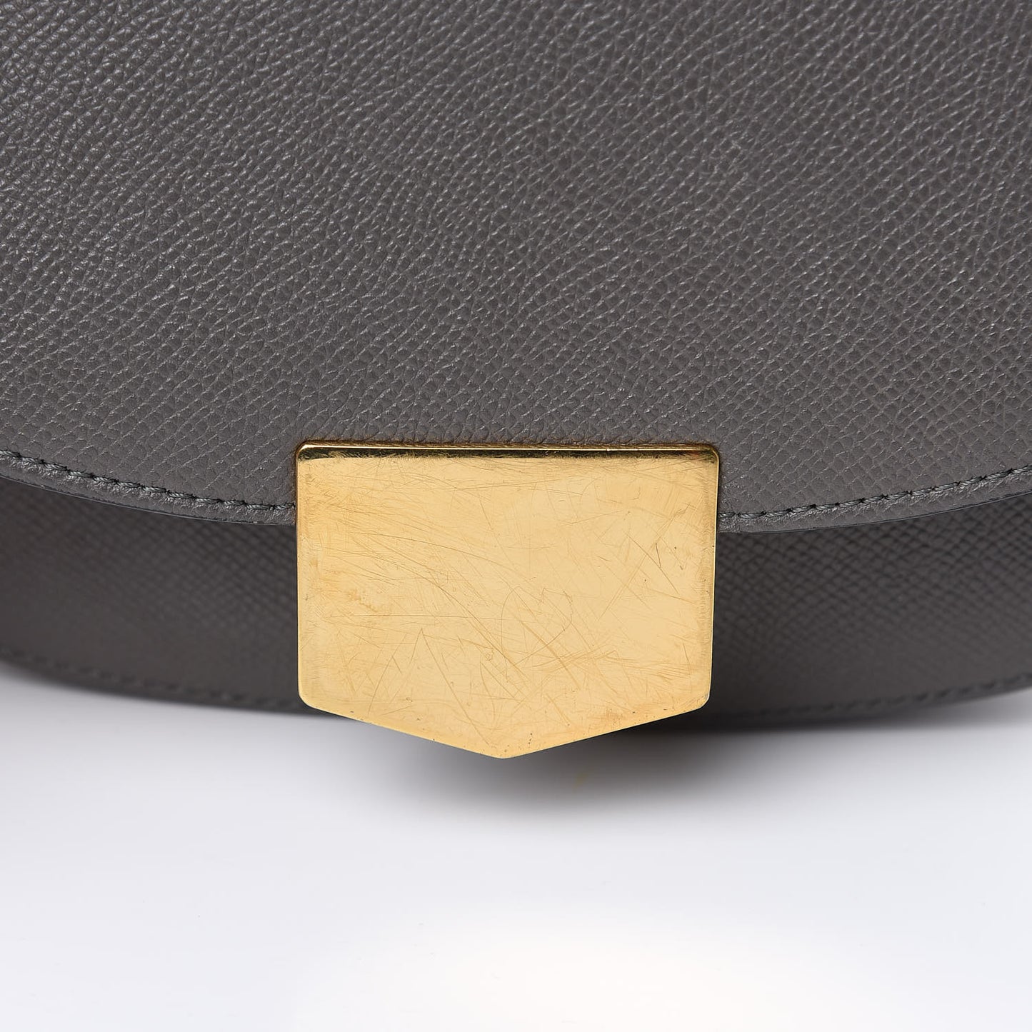 Grained Calfskin Medium Trotteur Taupe