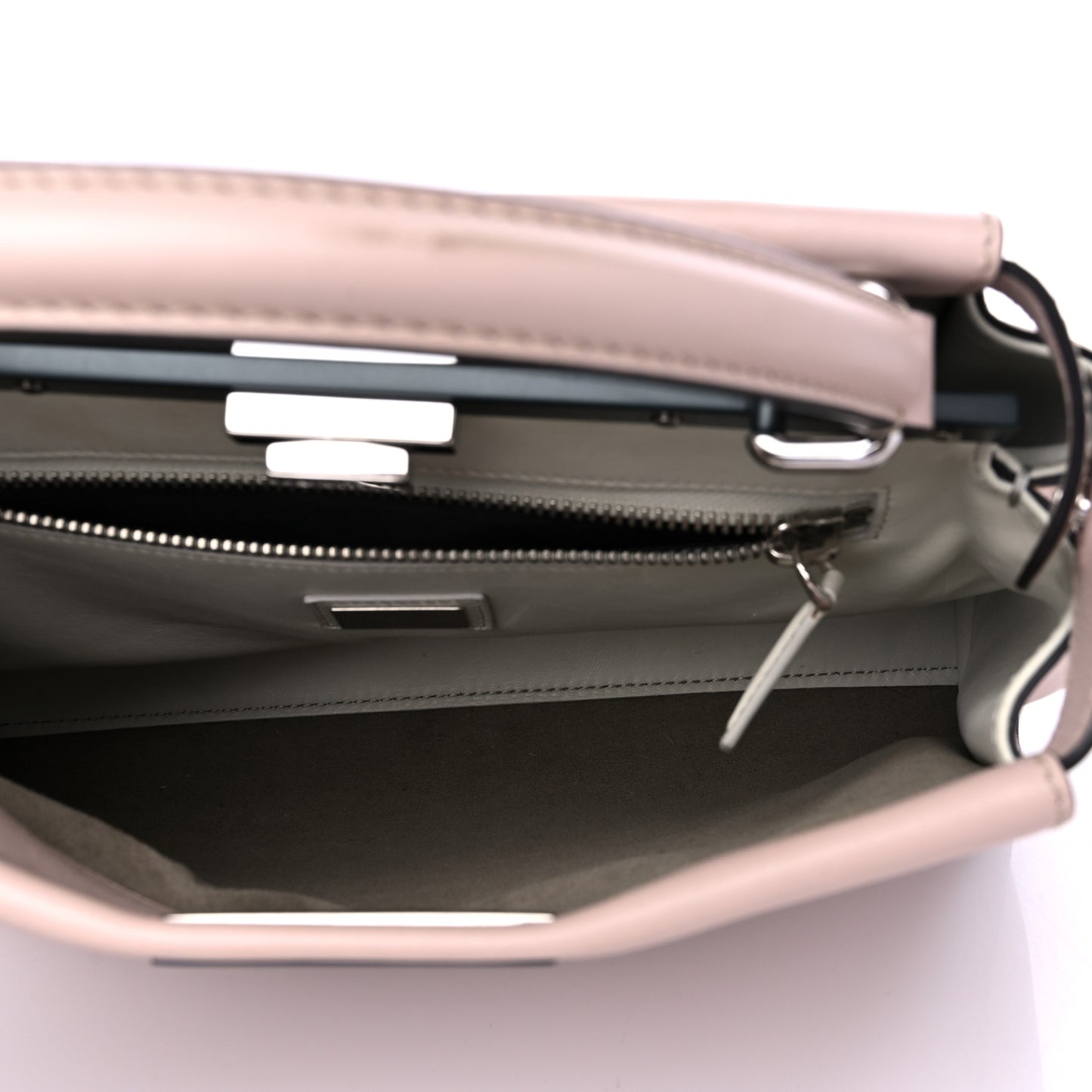 Vitello Seta Shiny Nappa Medium Peekaboo Iconic Satchel Soap Opale