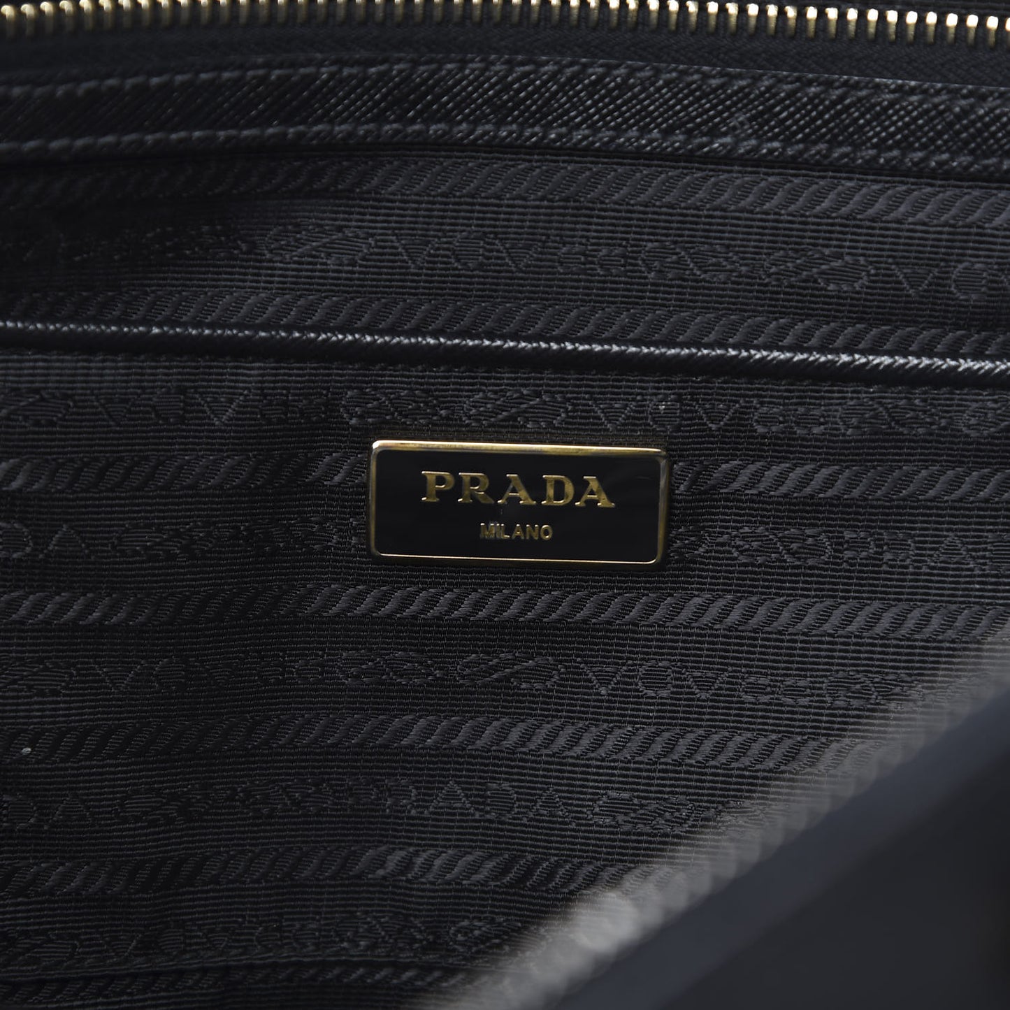 Saffiano Medium Galleria Double Zip Tote Black