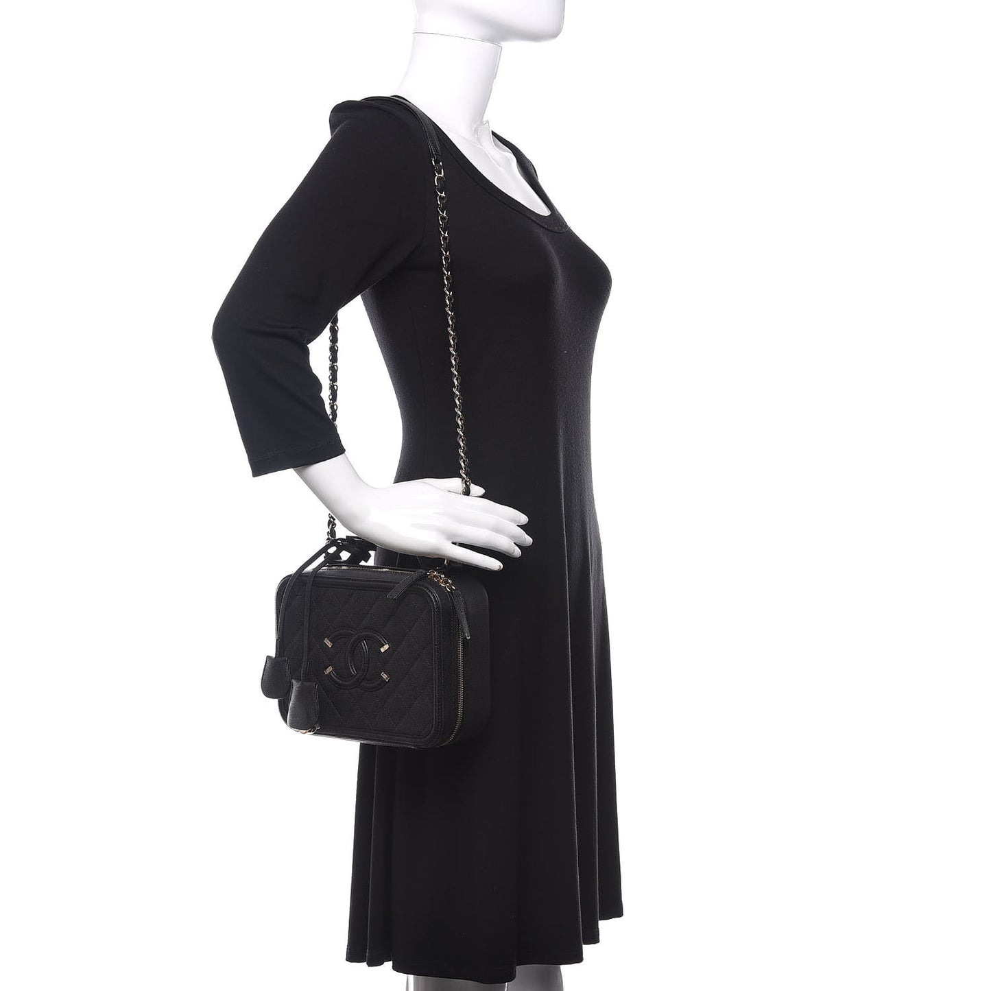 Caviar Quilted Medium CC Filigree Vanity Case Black
