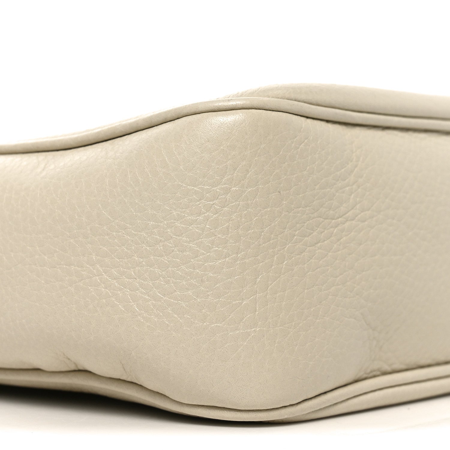 Gucci Pebbled Calfskin Small Soho Disco Bag Off White 8 of 9