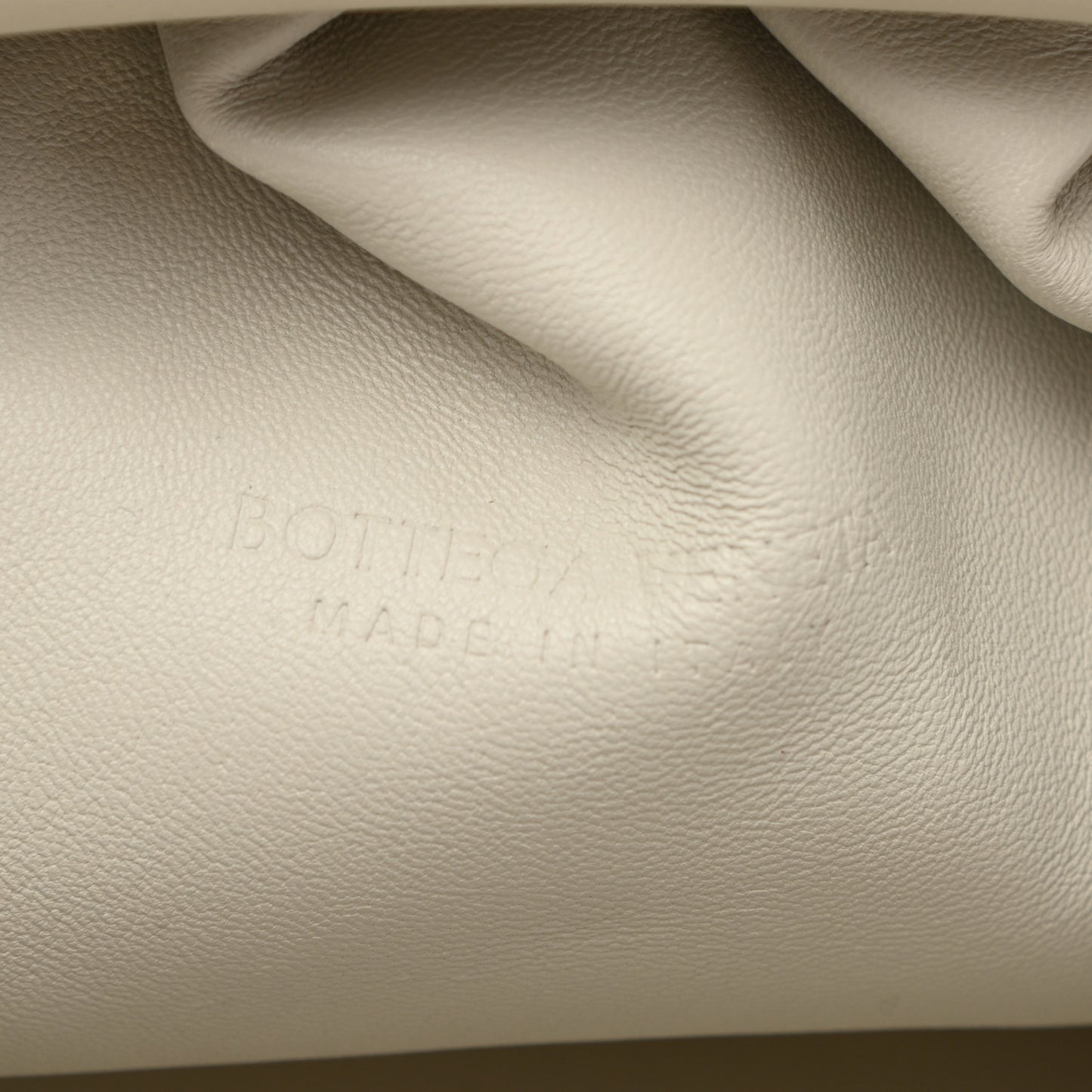 Nappa Maxi Intrecciato The Pouch Oversized Clutch Plaster