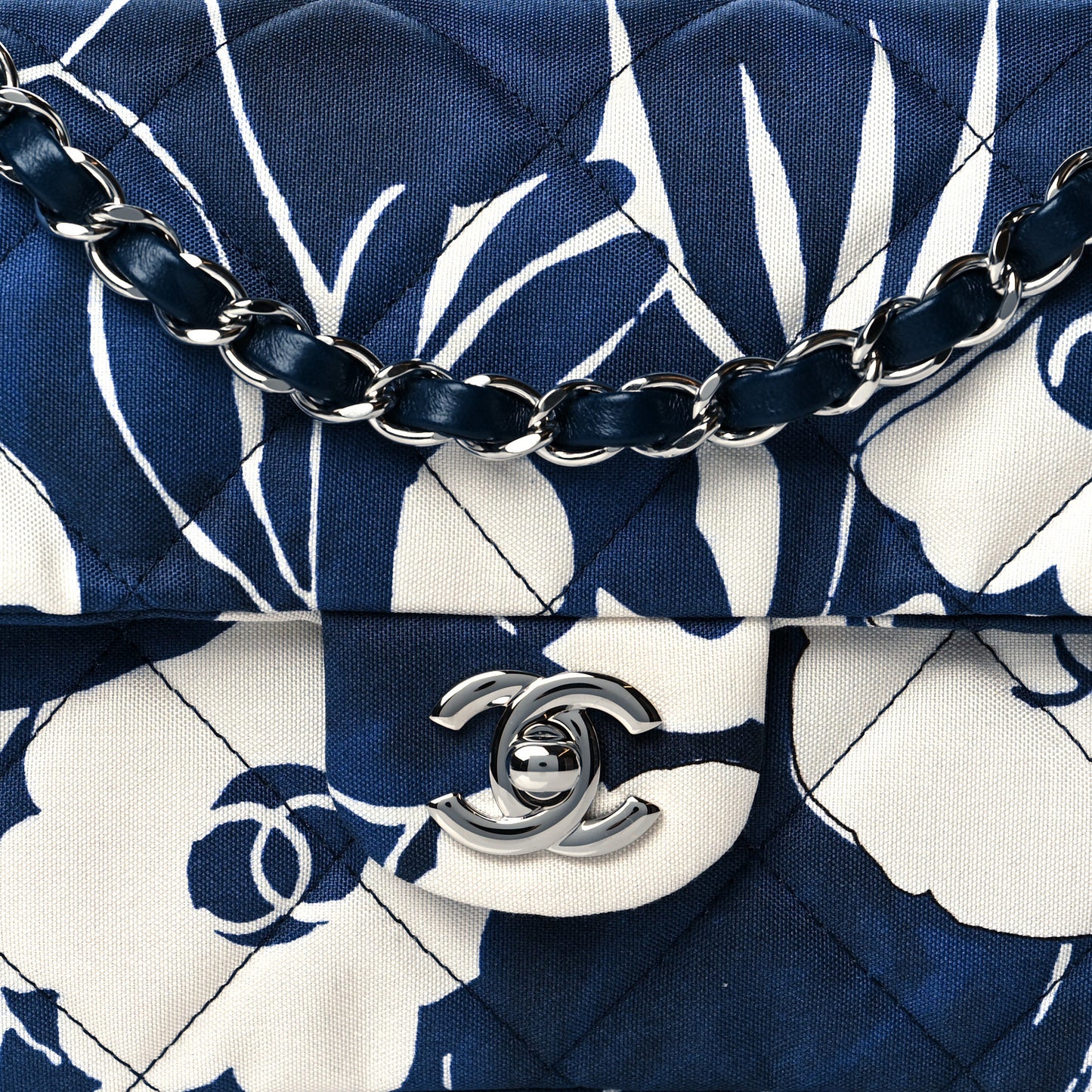 Floral Printed Silk CC Medium Single Flap Navy Blue White