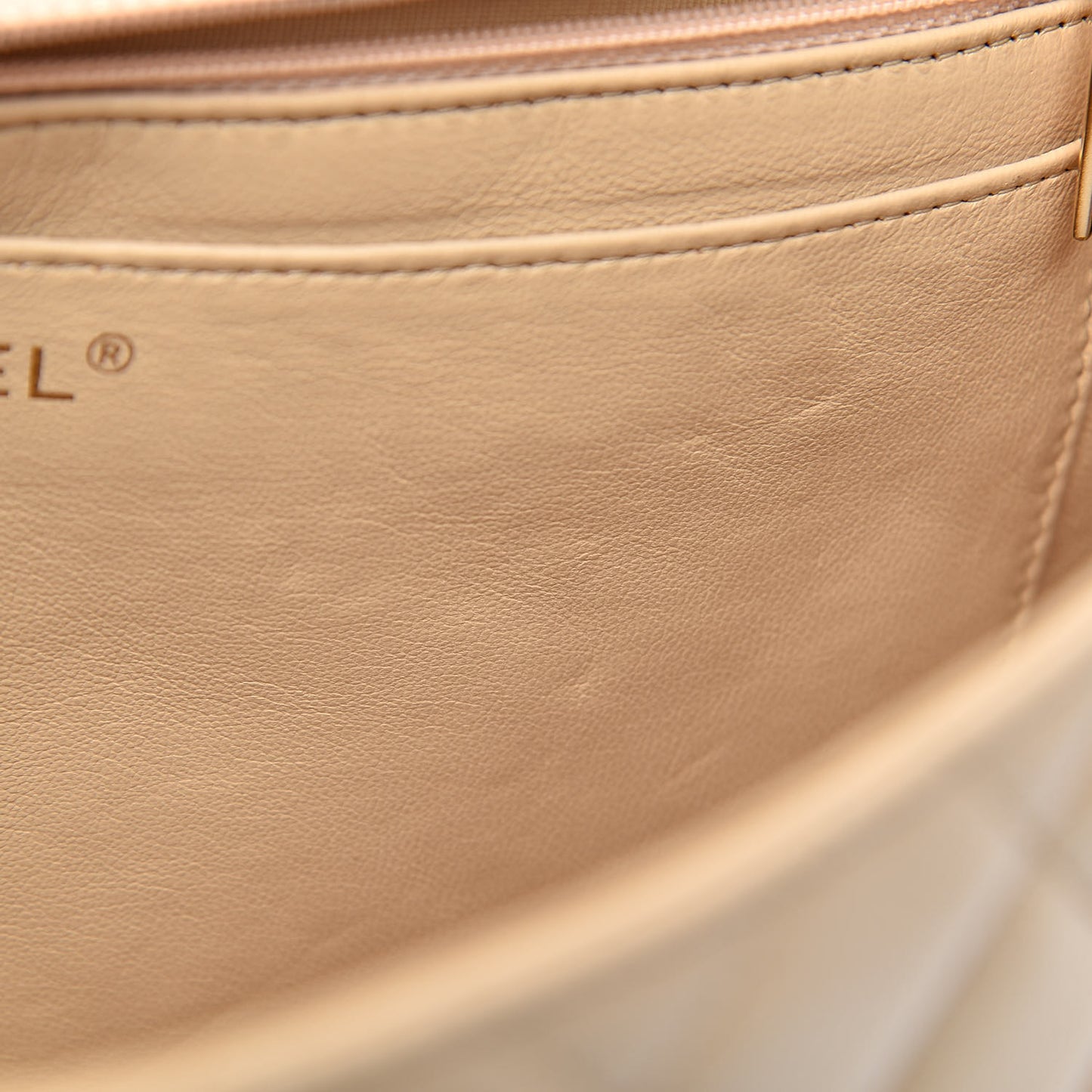 Caviar Quilted Jumbo Single Flap Beige Clair
