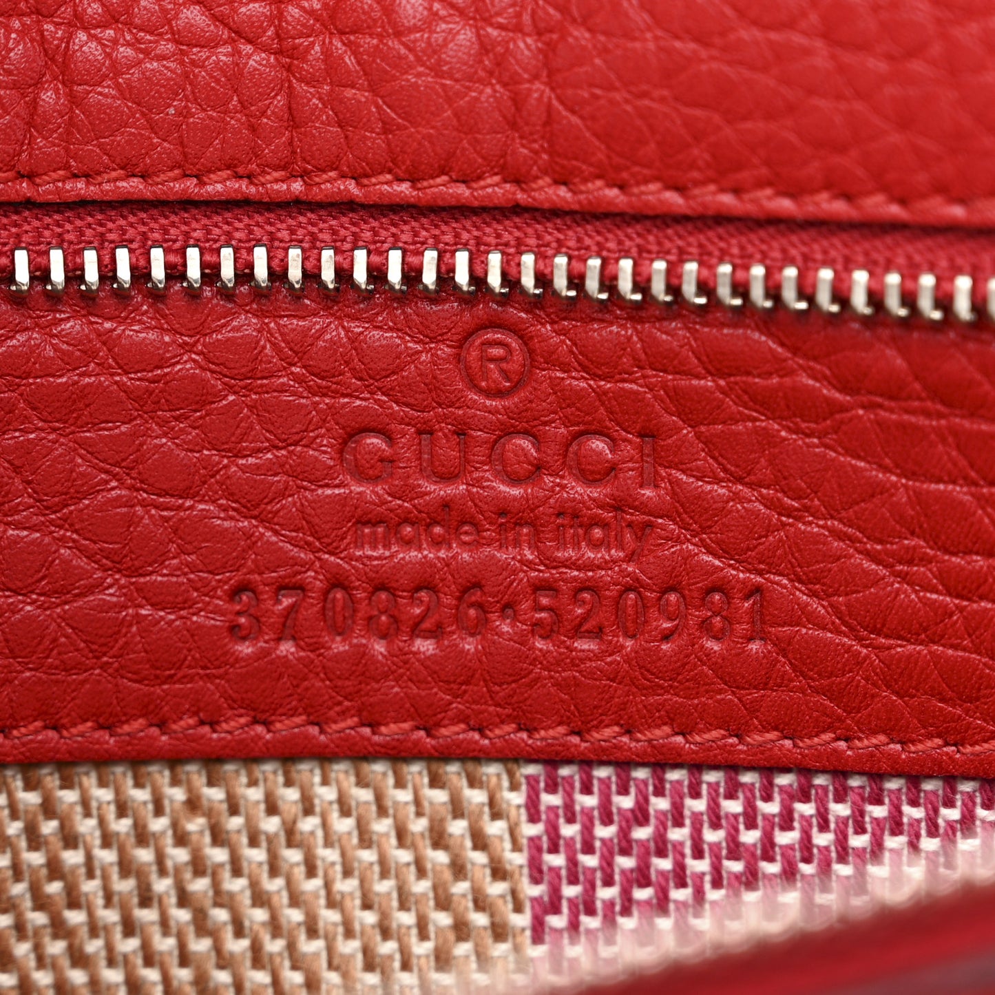 Pebbled Calfskin Medium Bamboo Daily Flap Shoulder Bag Red