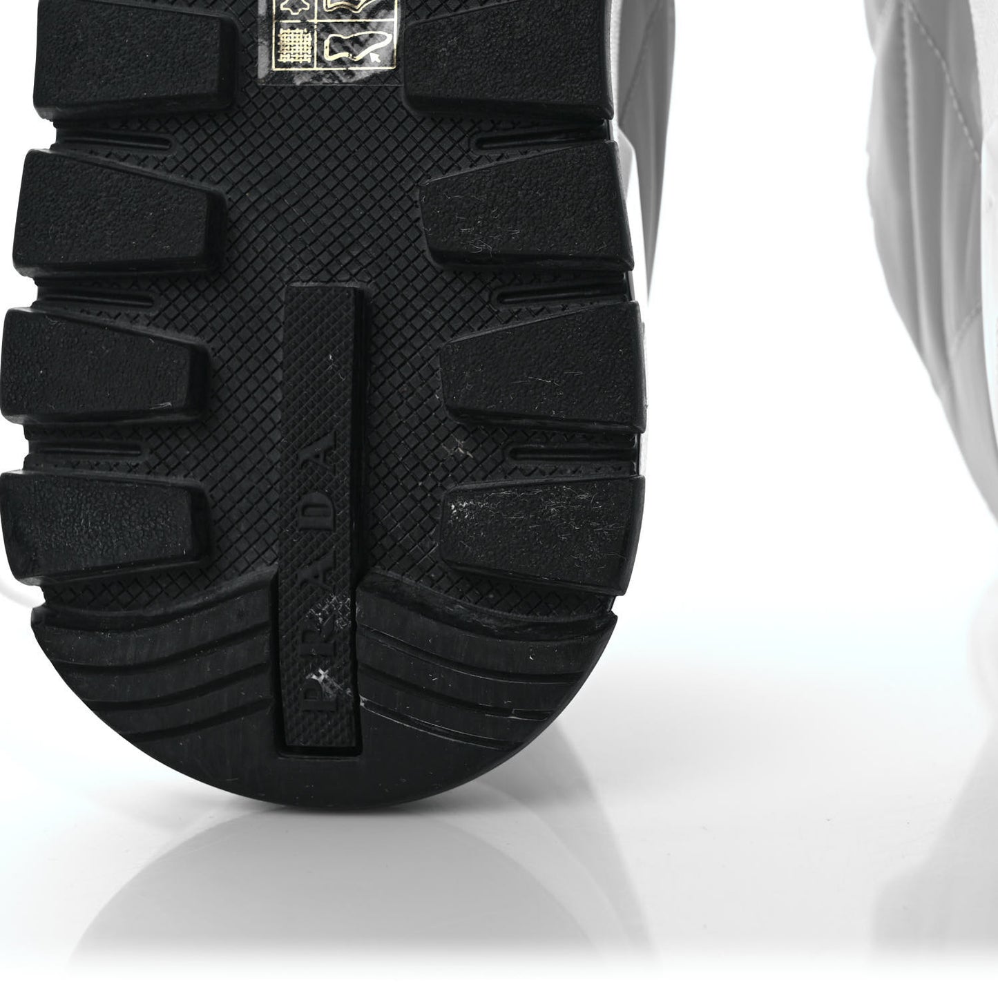 Re-Nylon Piuma Metal Triangle Logo Quilted 45mm Sneakers 37.5 Fiordaliso