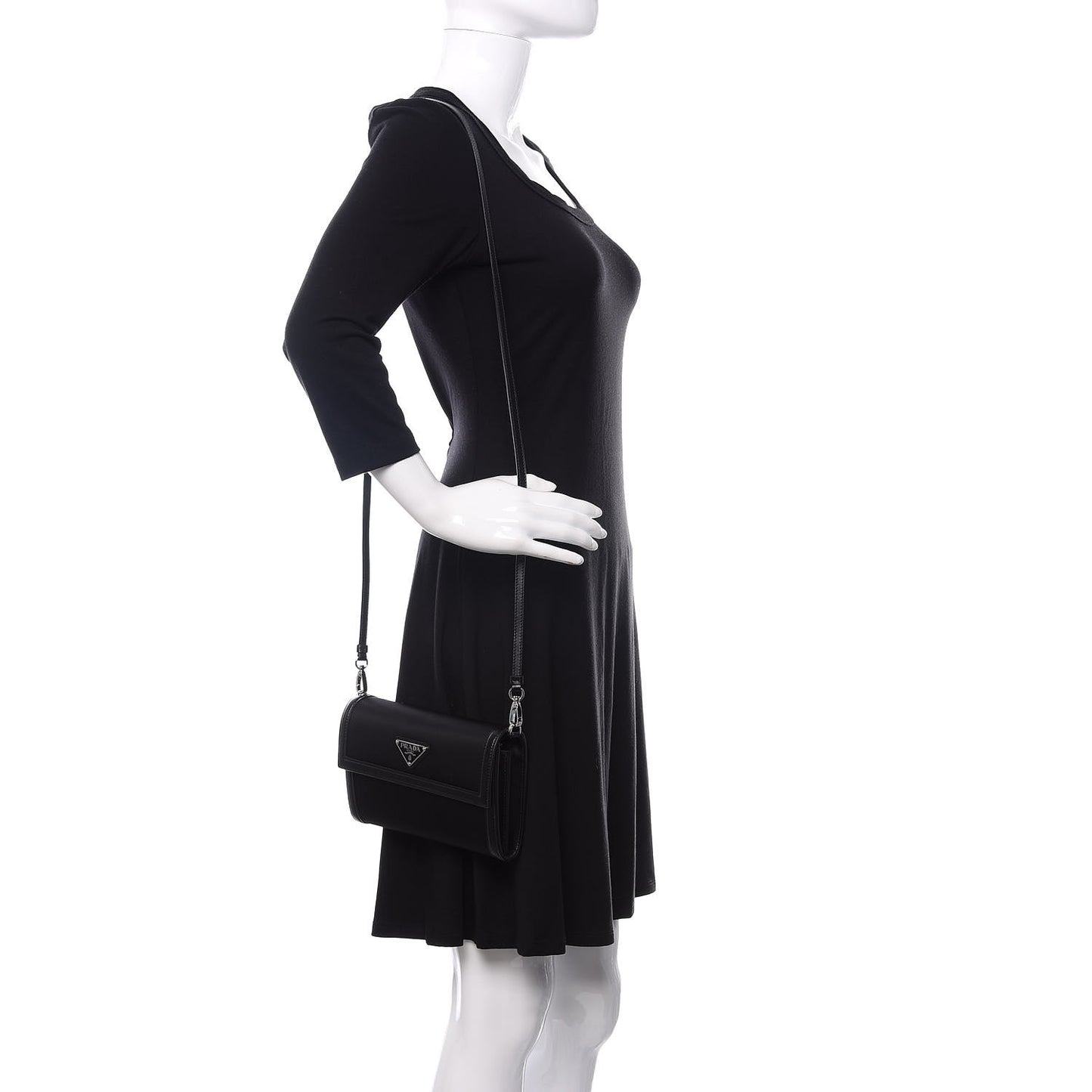 Nylon Tessuto Clutch On Chain Black