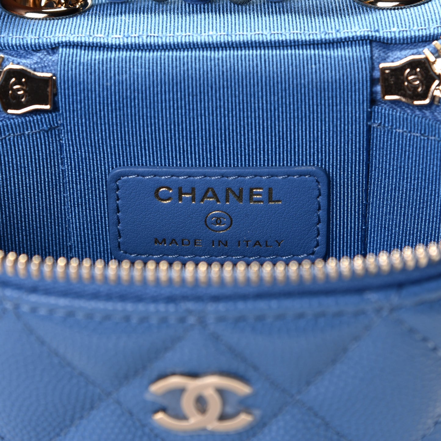 Caviar Quilted Small Vertical Coco Beauty Vanity Case With Chain Blue