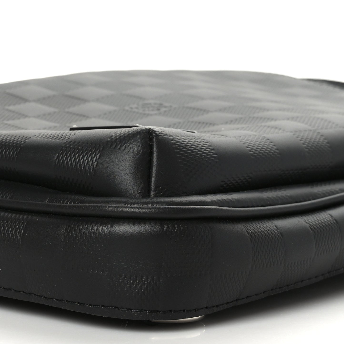 Damier Infini Avenue Sling Bag NM Onyx