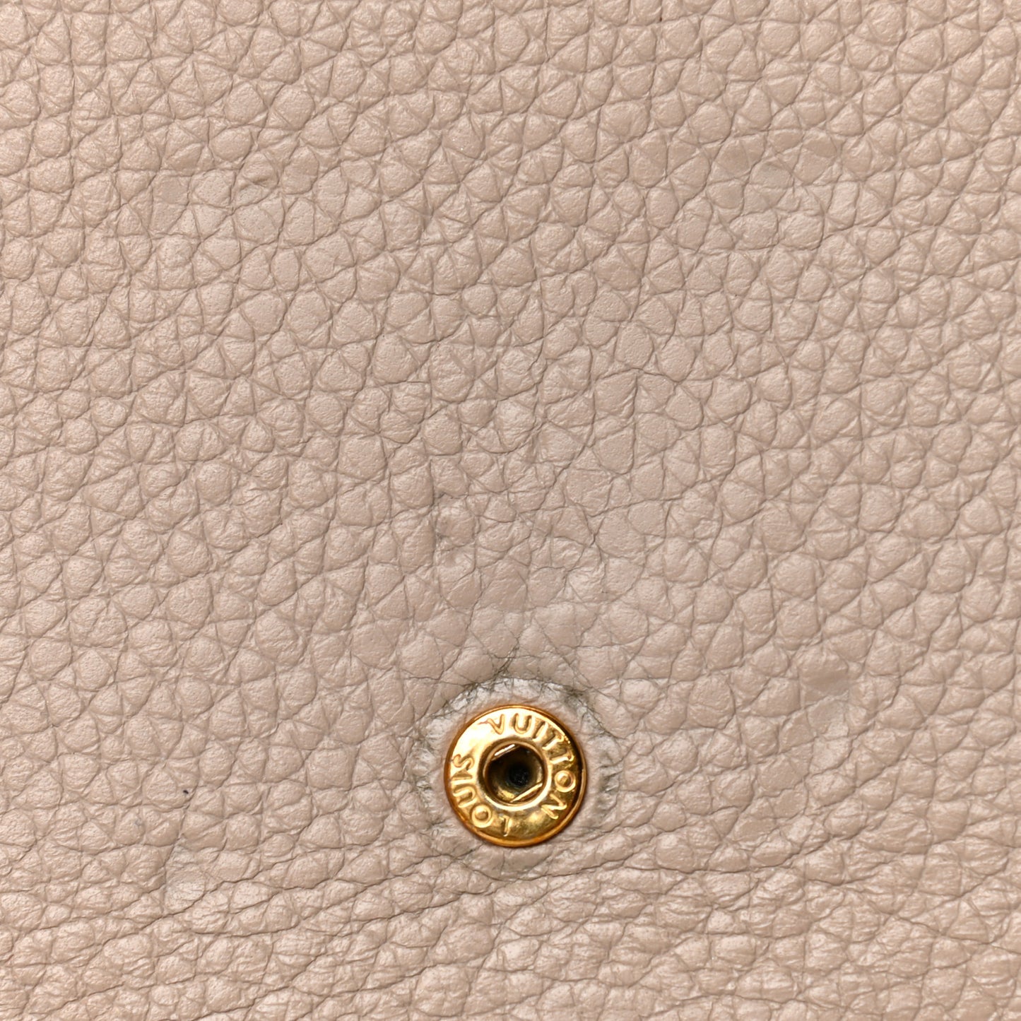 Taurillon Capucines Wallet Galet