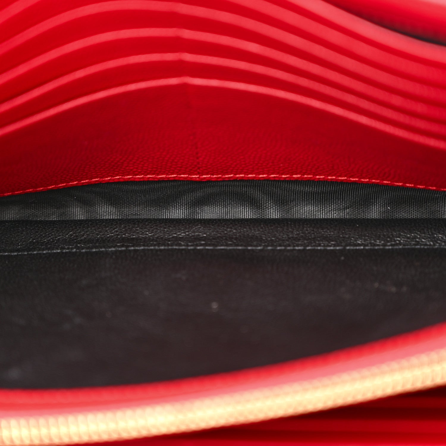 Saint Laurent Grain De Poudre Matelasse Chevron Monogram Chain Wallet Red 5 of 12