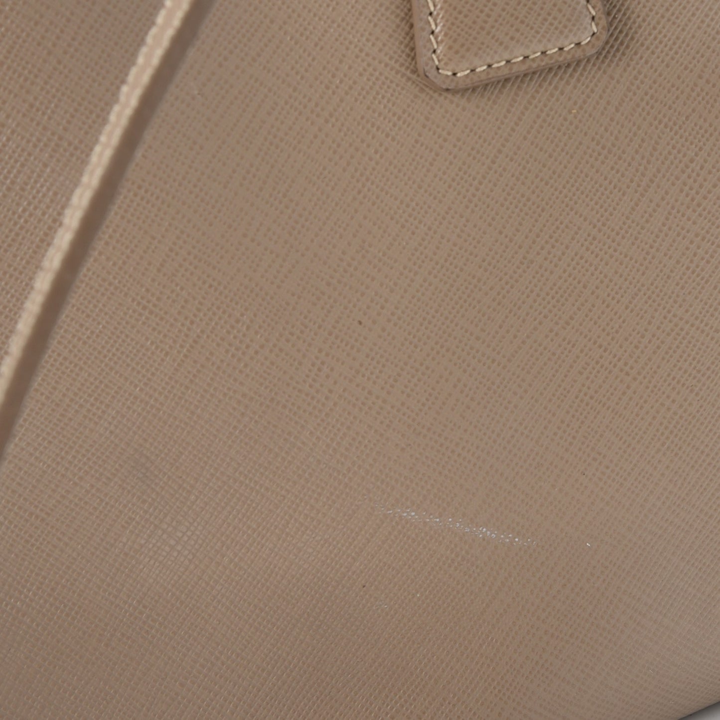 Saffiano Lux Medium Tote Visone