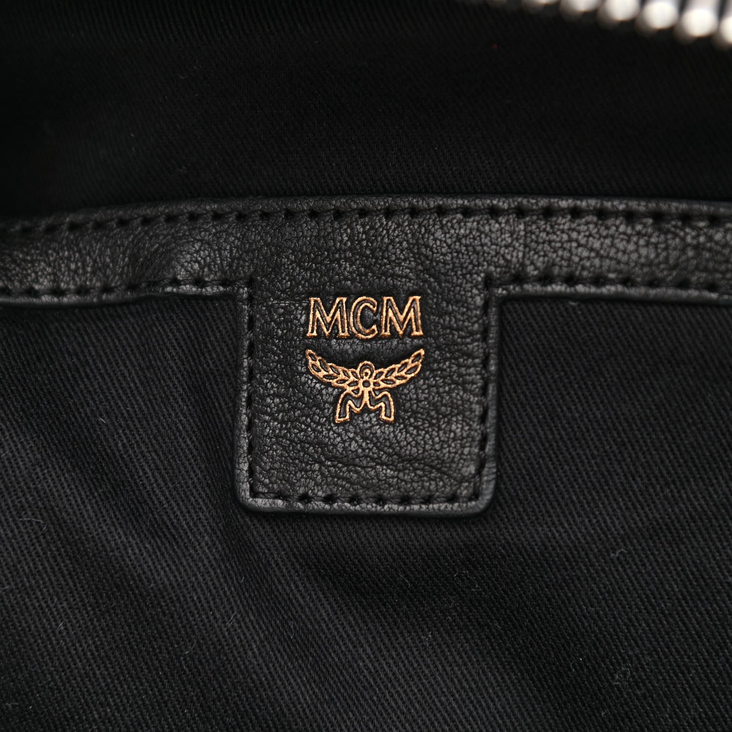 MCM Metallic Visetos Medium Fox Fur Insignia Side Stud Stark Backpack Silver Black 6 of 11