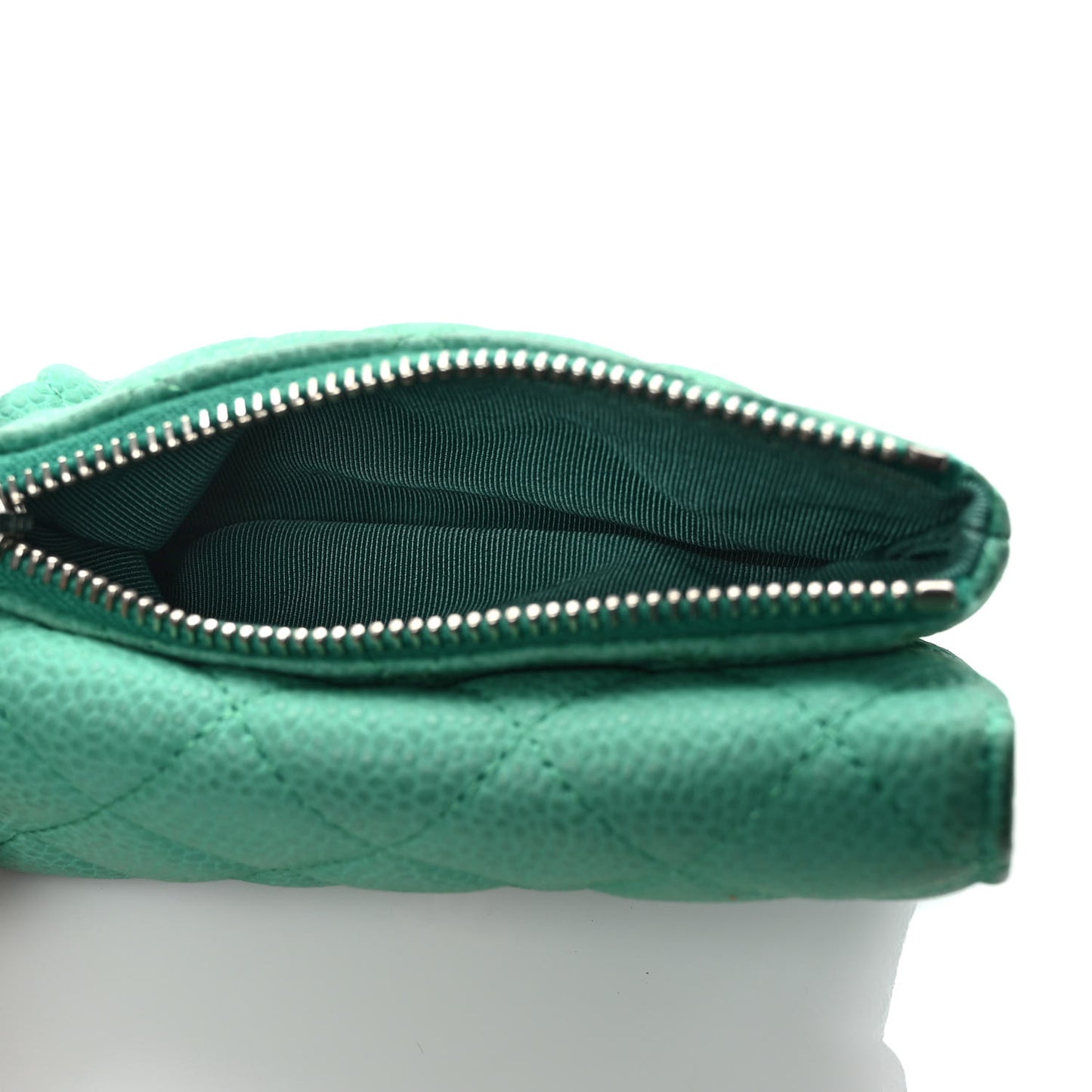 Iridescent Caviar Quilted Flap Zip Card Holder Green