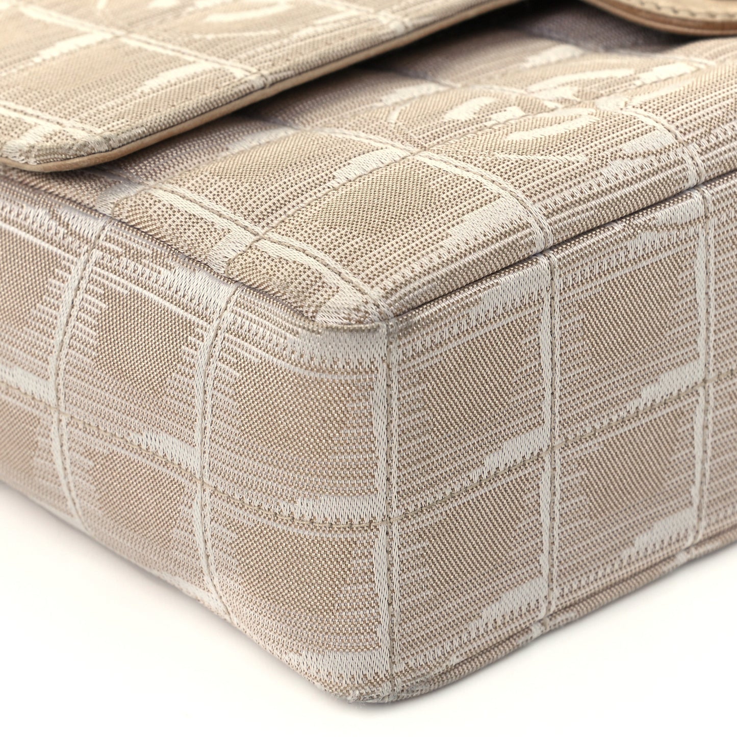 Nylon Medium Travel Flap Light Beige
