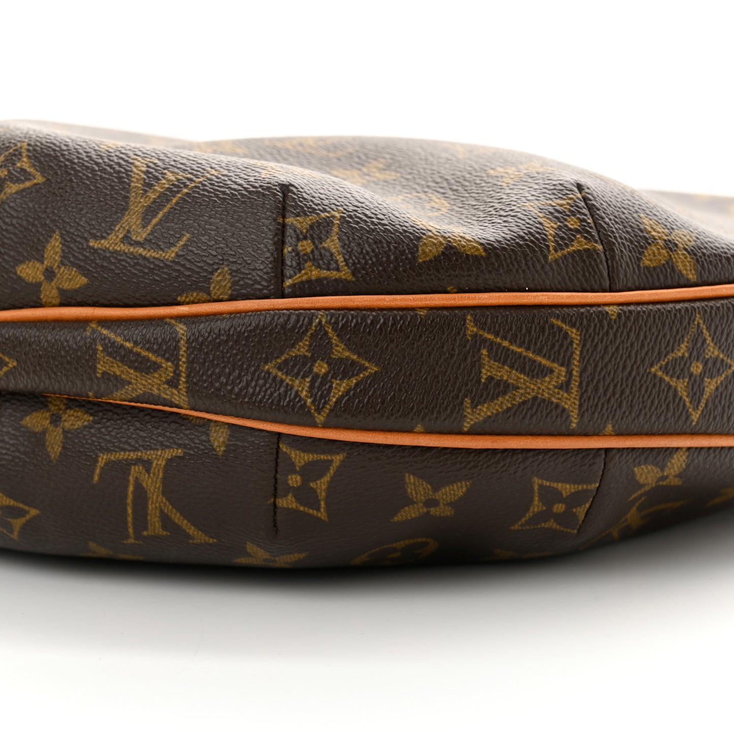 Monogram Croissant MM