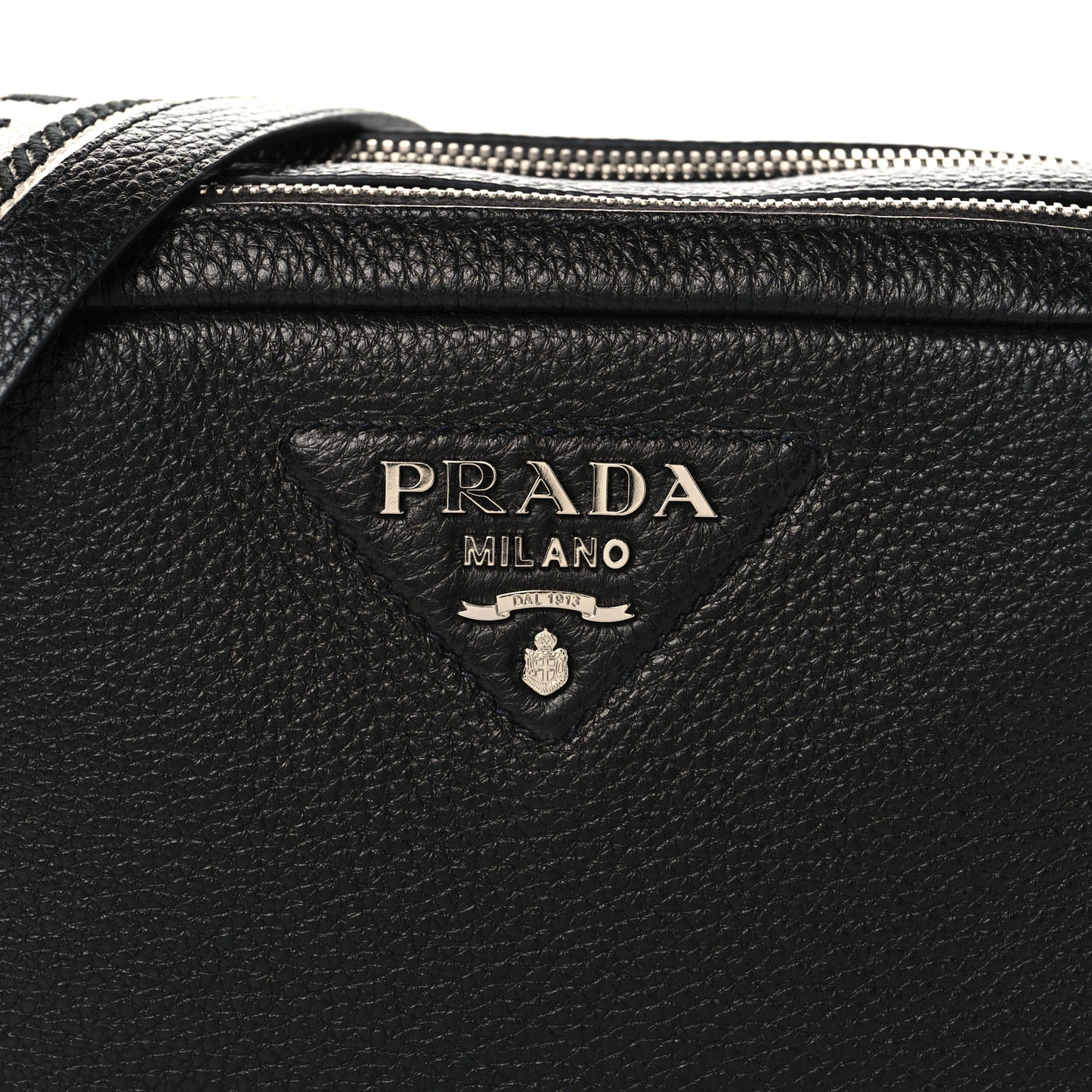 Vitello Daino Soft Camera Crossbody Black