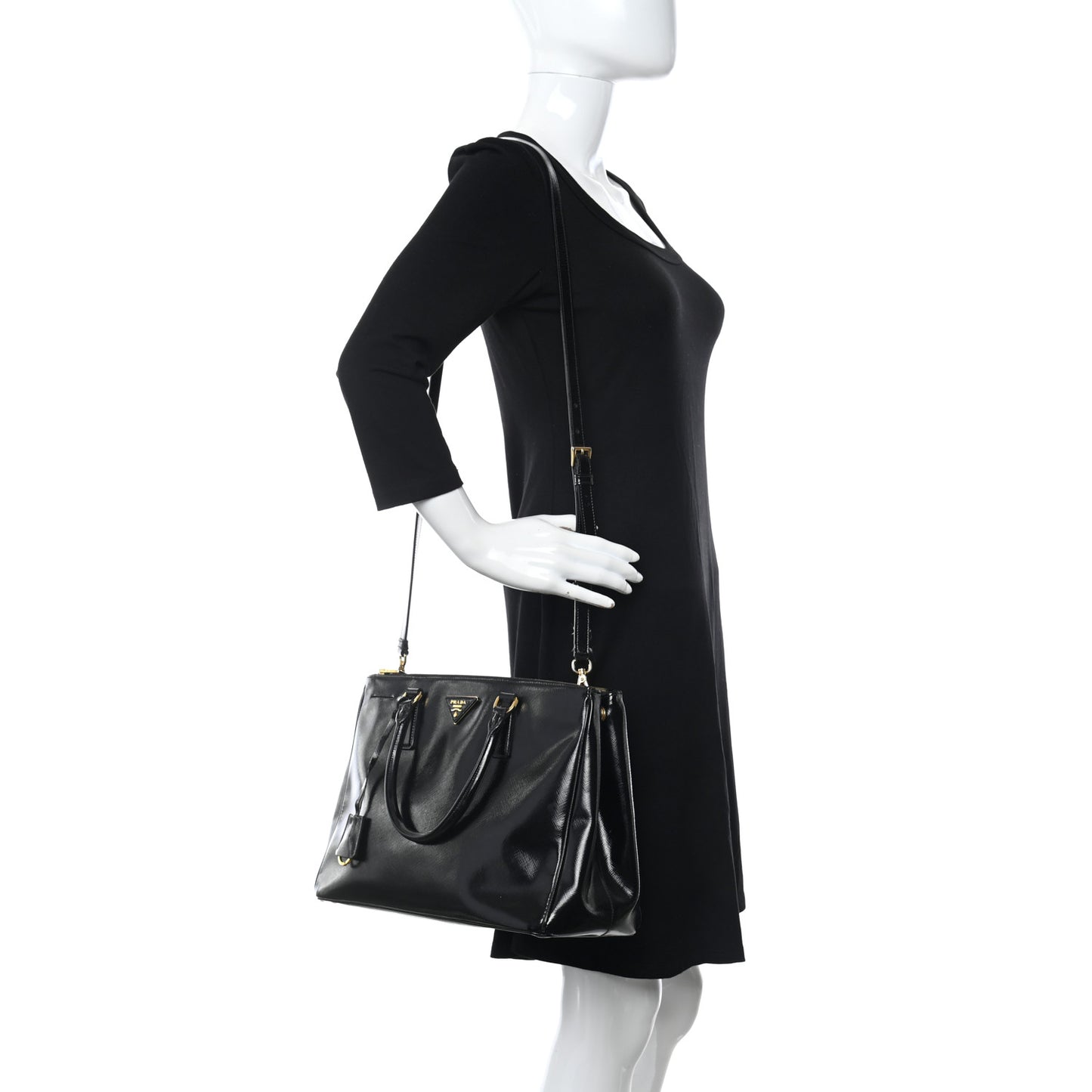 Saffiano Vernice Medium Galleria Double Zip Tote Black