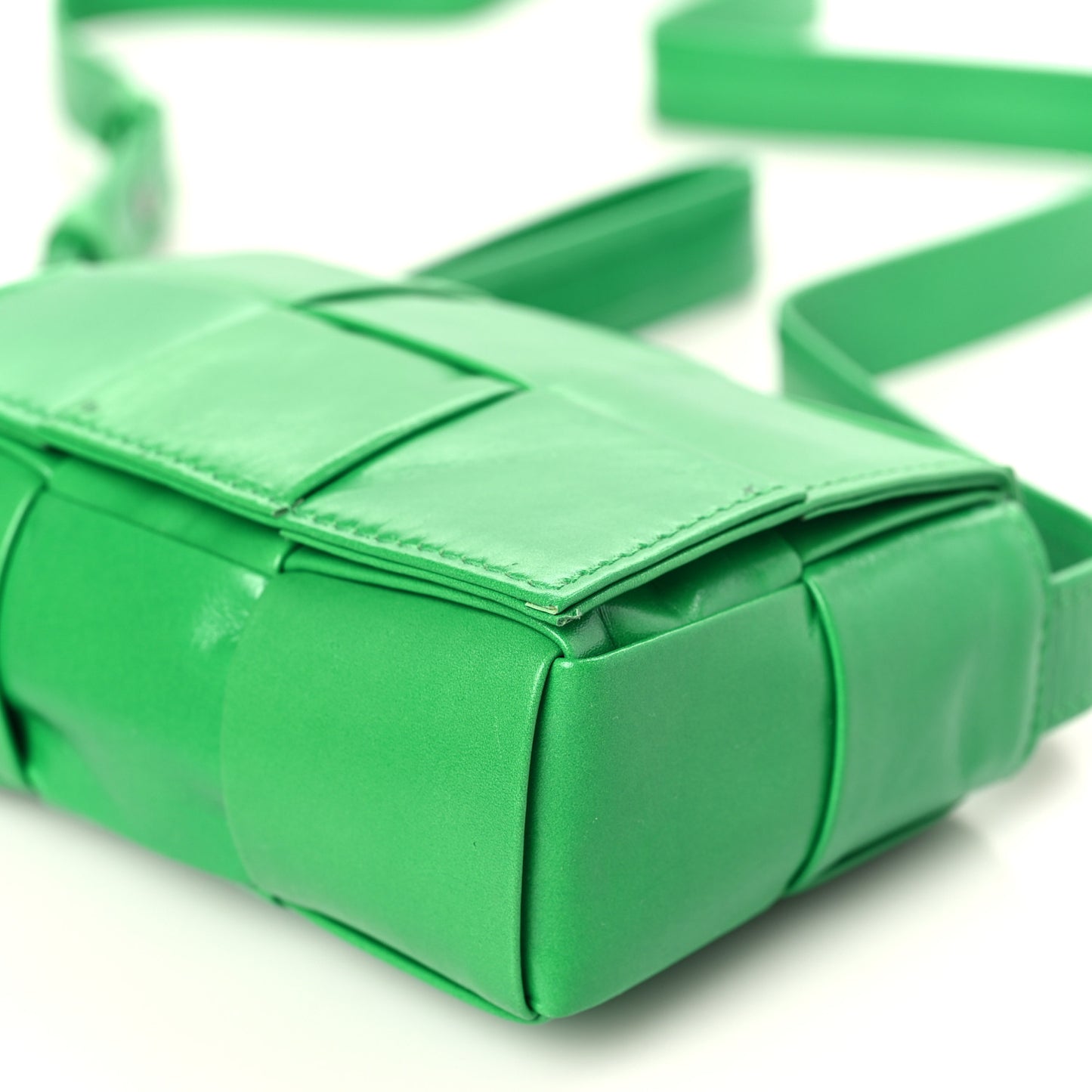 Paper Calfskin Maxi Intreccio Extra Mini Cassette Crossbody Bag Parakeet
